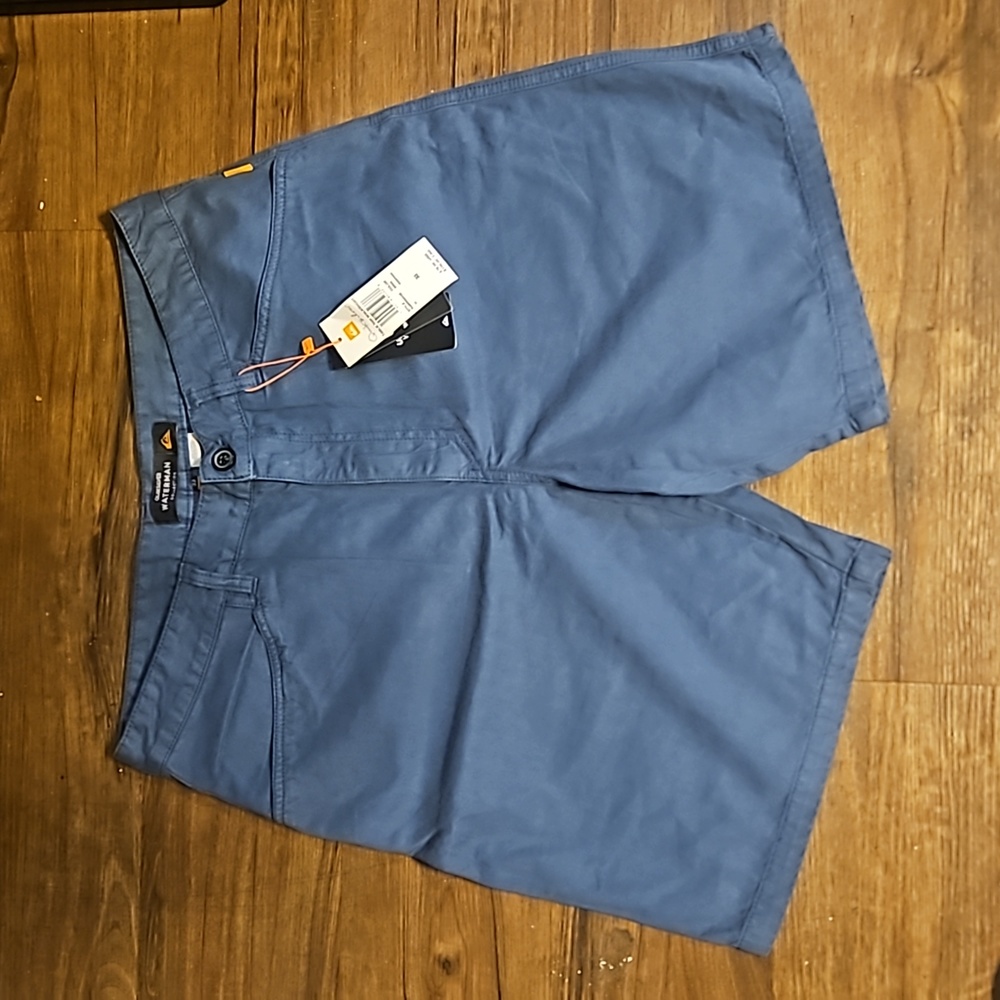 NWT Men’s “Quicksilver Waterman’s Table Top Walk Short. W 33" L 20"